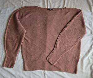 Uniqlo Women's Crew Neck Sweater - Pink